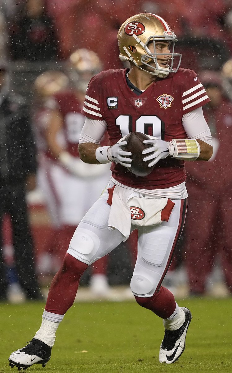 What should the 49ers do? Ride with Jimmy G or throw Trey Lance in there and let him learn on the fly? #NFL #NFLTwitter #FTTB