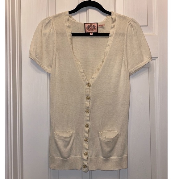 akd_paints's tweet photo. So good I had to share! Check out all the items I'm loving on @Poshmarkapp from @yolis2099 #poshmark #fashion #style #shopmycloset #russellathletic #juicycouture: https://t.co/G8G3cZeIdd https://t.co/DrfXpicBPh