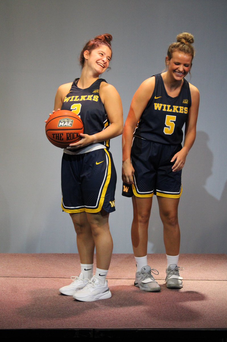WilkesWBB's tweet photo. 2021-22 SQUAD 🏀👊🏼🔥 MEDIA DAY https://t.co/0iN55BuvOt