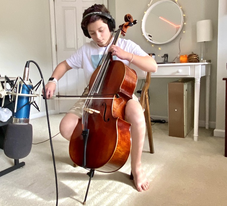 Our family-friendly #Halloween song returns after ten years. Here is 'Home for Halloween' - a new collaboration by <a href="/joseph_abramo/">Joseph Abramo</a> and myself: alanilagan.com/holiday/home-f… #HappyHalloween