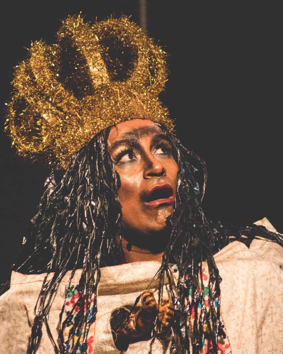 ¿Cómo le habrá hecho Lupita para ser tan emprendedora, tan exitosa, tan mujer banorte?

🎭⭐ "DIOS TE SALVE JUQUILA".

Último #MartesDeCabaret de Octubre.
🕘 9PM.
🎟 $200.

#SomosAnti.
#SomosPuroDrama. 
#TeatroCabaret.