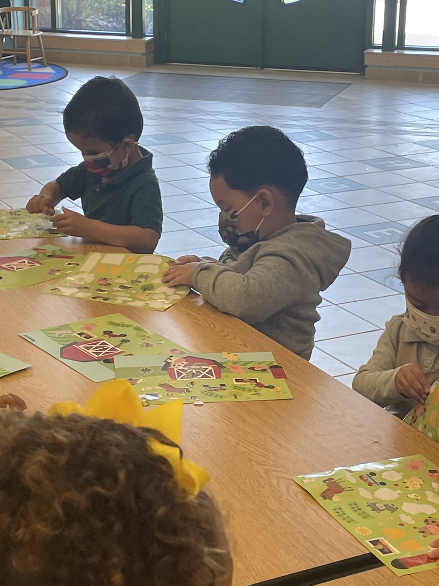 kimsw2871's tweet photo. Their day was filled with lots of sunshine, engaging activities, and fun at the Fall Festival at JMFECLC 🎃 #togetherwecan #juntospodemos @NatalieBauer20 @EDUtherapy2 @LB_SchooIs https://t.co/m1nXmHMgxD