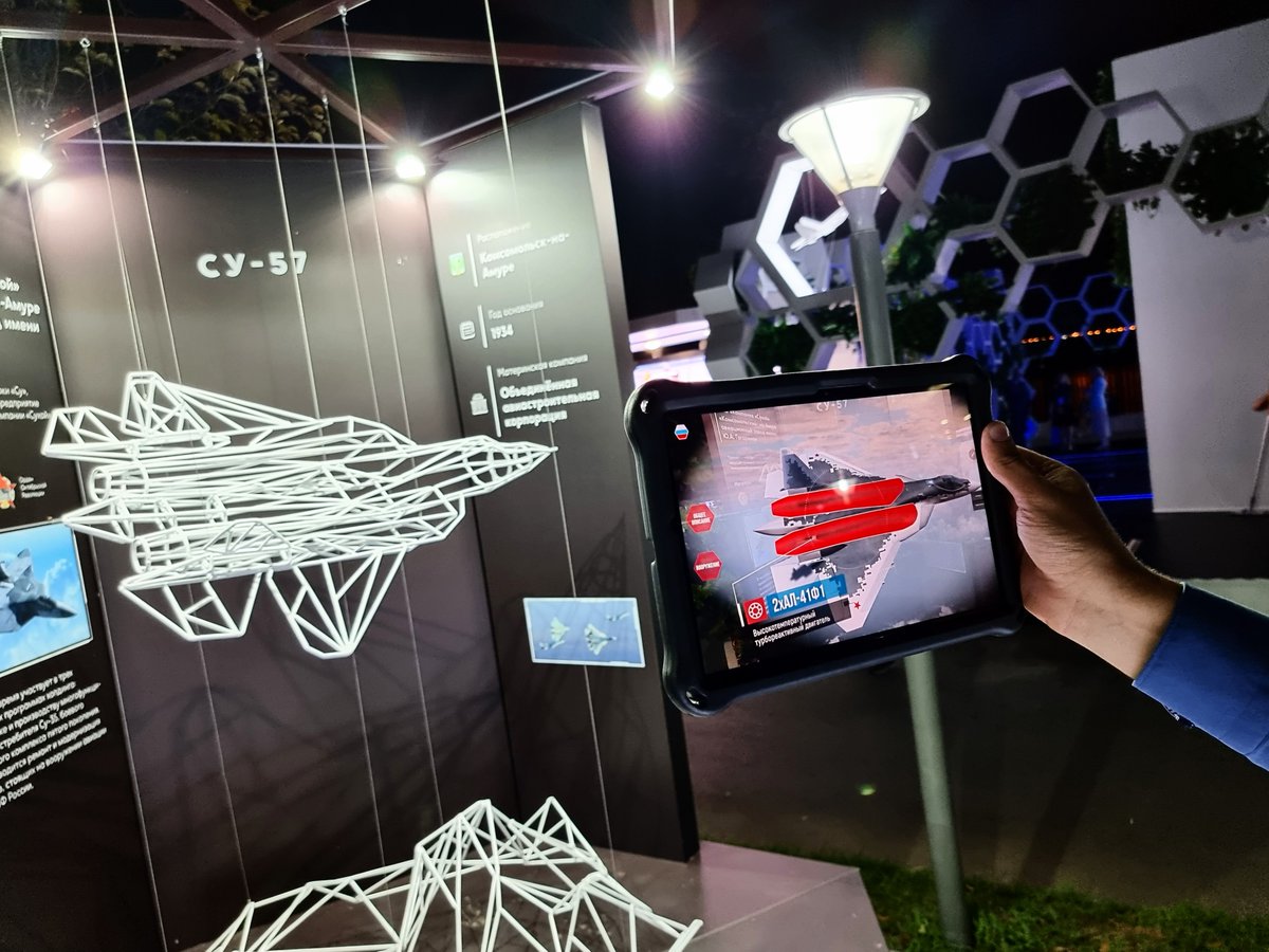 alxr_gol's tweet image. Одной из особенностей павильона стала проекция 3D моделей, различных фигур имеющих отношение к региону, по всей видимости именно это произвело впечатление на жюри, отсюда и результат. Ниже ещё фотографии покажу.