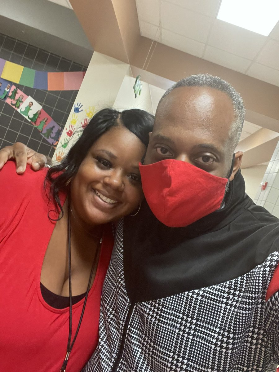 McWilliamsMike1's tweet image. Celebrating Red Ribbon Week at @SavannahElem380. 

Today was Wear RED Day because we can make
R eally
E xcellent 
D ecisions
❤️❤️❤️❤️