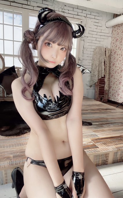 コスプレイヤーイズ氏のTwitter画像20