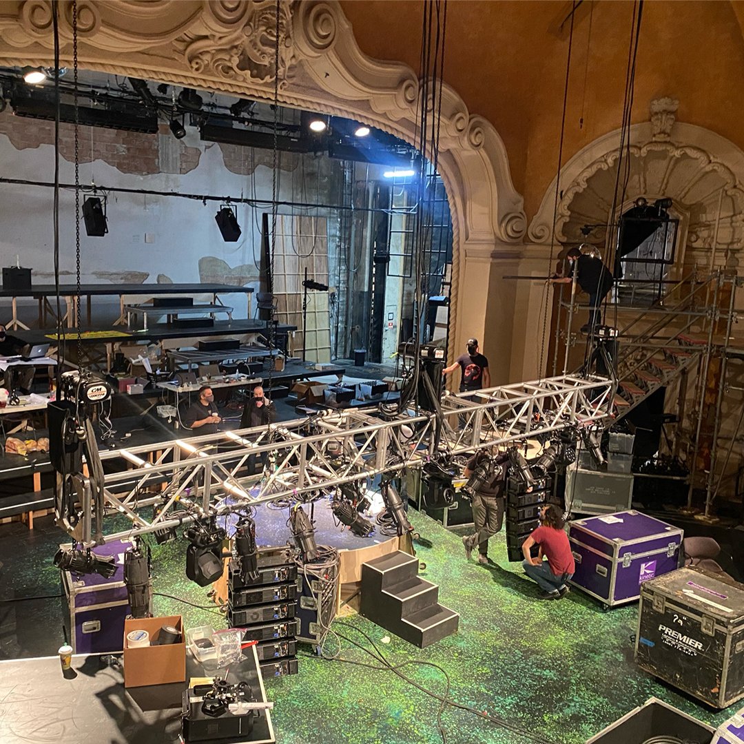 PasPlayhouse's tweet image. Not a lot going on at the moment...

#HeadOverHeels #PasadenaPlayhouse #GetTickets