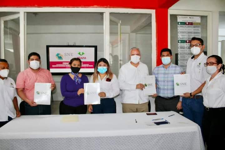 GobTeapa's tweet photo. “Alcaldesa @Alma_Espadas, firma Convenio de Coordinación con la Unidad Regional del SNE”

La máxima autoridad hizo un llamado a trabajar en unidad por el bienestar de la región sierra. https://t.co/cGQKyR94hB