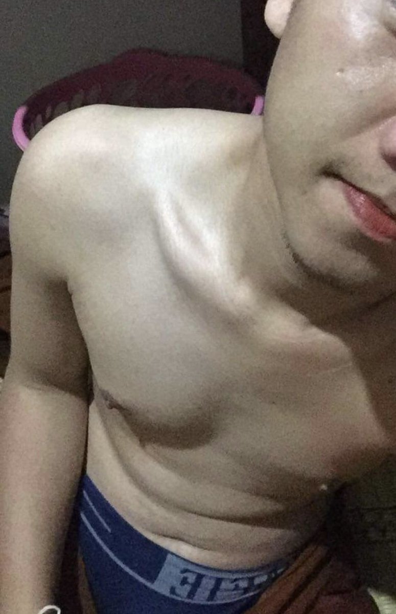 แค่ผ้าสีเหลือง tweet media