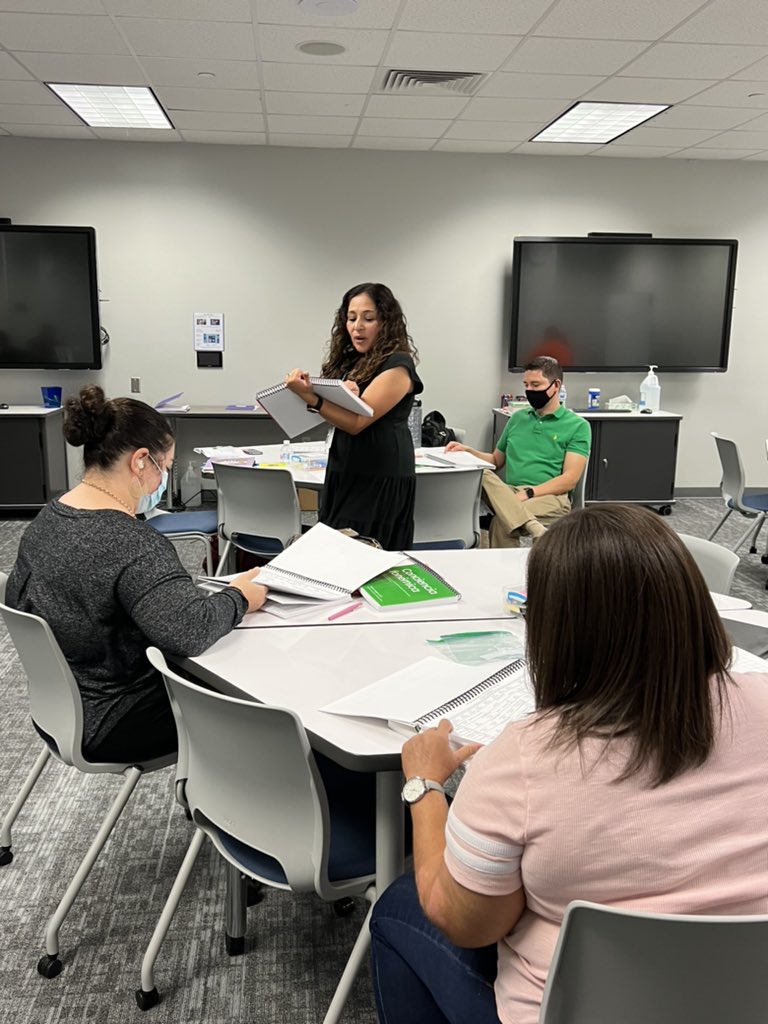 KateRuch4's tweet photo. Huge shoutout to the amazing @LHernandez_PLE for facilitating a hands-on session for our bilingual interventionists using our ⭐️NEW⭐️ resources! @HumbleISD_RtI https://t.co/k2M8jzxaZg