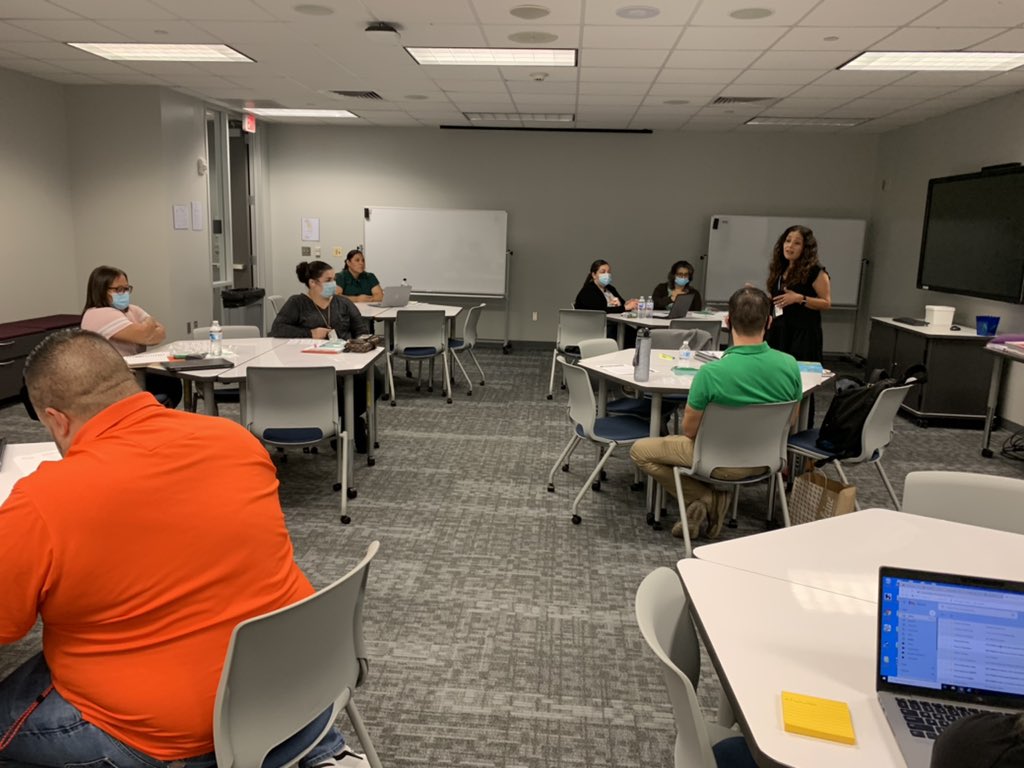 KateRuch4's tweet photo. Huge shoutout to the amazing @LHernandez_PLE for facilitating a hands-on session for our bilingual interventionists using our ⭐️NEW⭐️ resources! @HumbleISD_RtI https://t.co/k2M8jzxaZg