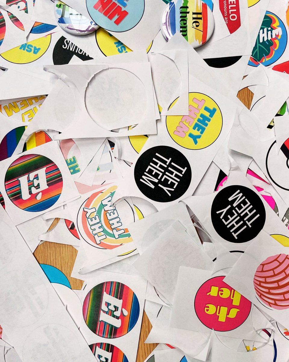 NextDoorInc's tweet photo. The Next Door team partnered with HRMS and HRVHS to make pronoun buttons! 😊 They made over 400+ buttons and students expressed how appreciative they were that we did this for them. 🎉

#hoodriver #hoodriveroregon #oregon #together #support #school #middleschool #highschool https://t.co/98pN6hs8Kq