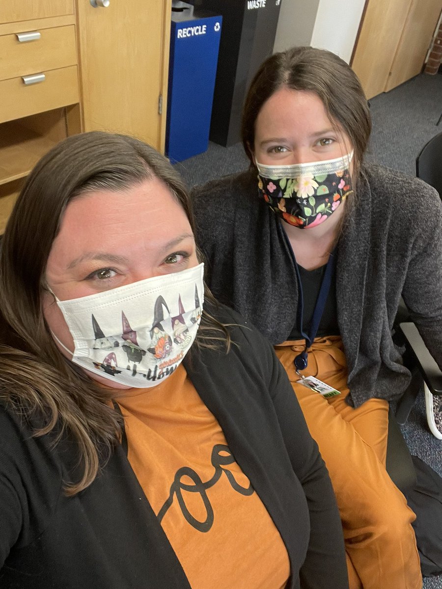 Color-coordinating SLPs. One would think we planned it 😆 Twinsies! 🎃🎃 #southlearns #d25itspersonal    <a href="/AHSD25South/">South Middle School</a>