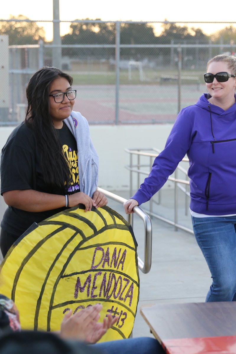 fresno_warriors's tweet photo. Fresno High Water Polo Senior Day -
A Big Thank You to our 5 Senior Girls
- Rae Gimbarti
- Alexia Maciel
- Dana Mendoza
and  .   .   . https://t.co/vd8ohmw3D4