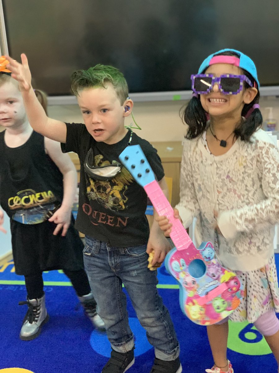 We will, we will make healthy choices! 🎶 Rockin’ #redribbonweek today <a href="/TarvinES/">Tarvin ES</a> 🤘🏽😎❤️‍🔥 #NTtrailblazers