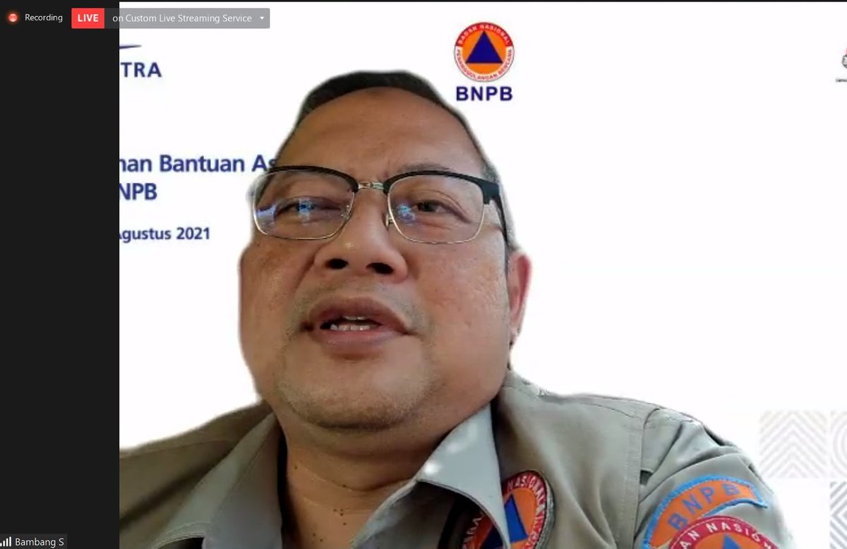 petabencana's tweet photo. Siang ini kami mengadakan sesi training bersamaBapak Bambang  selaku Kapusdalops @BNPB_Indonesia dan perwakilan BPBD dari seluruh Indonesia dalam rangka #PRB2021 dan #GotongRoyongDigital ✊ https://t.co/p7OoVy06Oi
