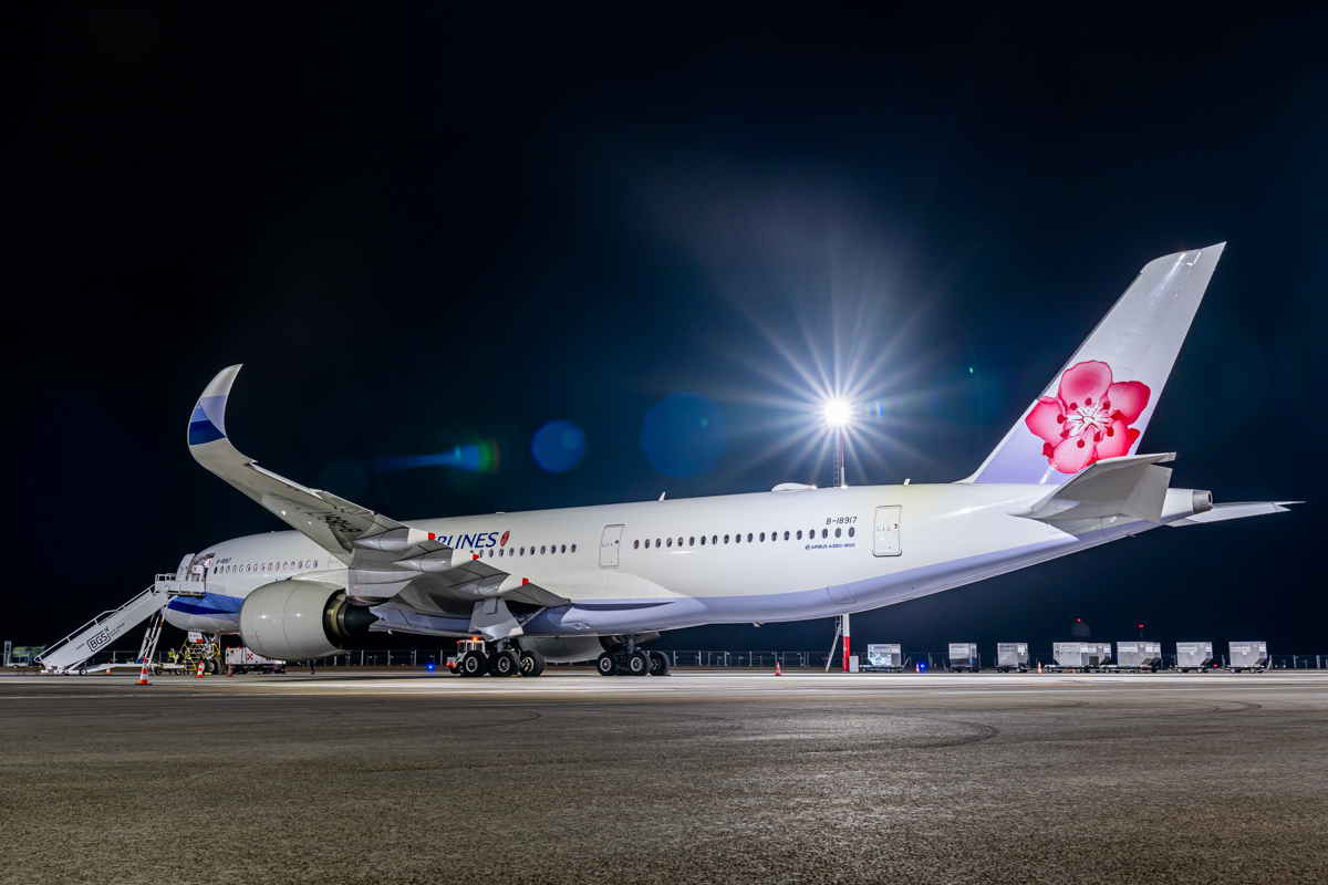 LTairports's tweet image. Yesterday at #Vilnius Airport we welcomed the first #Airbus A350-900 aircraft in our history. Having arrived from Prague, the China Airlines plane will in the coming days depart directly to Taipei.