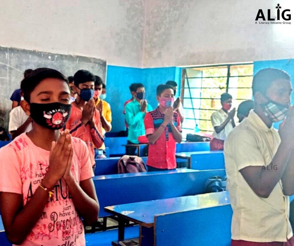 AligSociety's tweet photo. What's better than being grateful to the creator for blessing us with a beautiful day! 💛

Location: Kukradih, #Jamshedpur #Jharkhand

#ALIGEducates #Wednesdaywisdom #Gratitude #Jharkhand #GovernmentSchools https://t.co/WdAV6S5Wvs