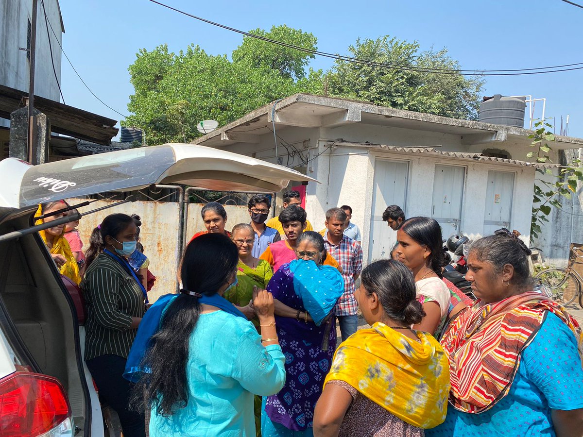 #SVEEP awareness programme at Kathiyawadi Chawl, Bavisa Falia, Silvassa about the use of EVM, VVPAT, helpline no. 1077 and cVIGIL app etc. #ECISVEEP #SVEEPDNH  <a href="/tapasyaraghav/">Dr Tapasyaa Raghav</a>
 <a href="/CollectorDnh/">Collector DNH</a>
<a href="/DNH_DMA/">DNHDDMA</a> <a href="/ECISVEEP/">Election Commission of India</a>