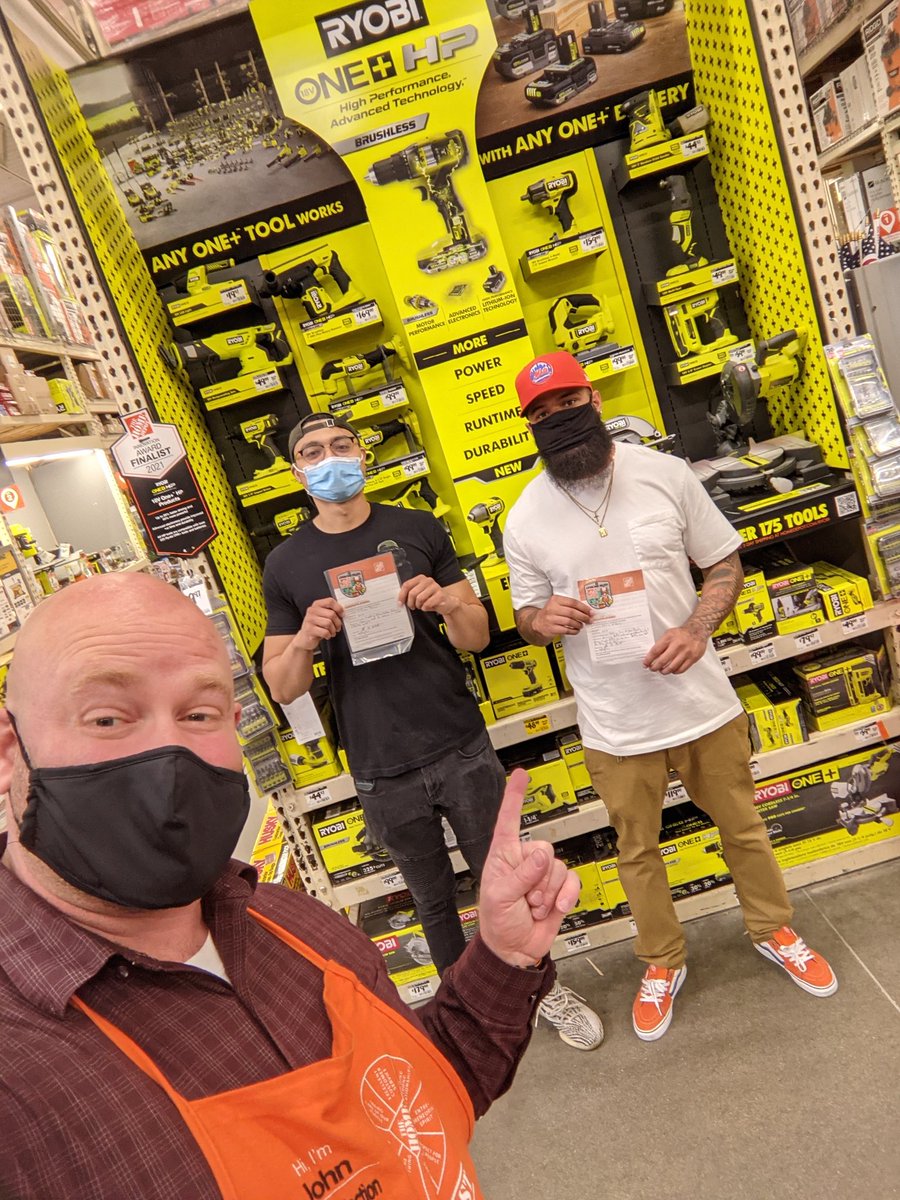 Chris and Will have been doing an excellent job with closing external investigations. Their hard work deserved recognition! <a href="/Hd555Hd/">HD TripleNickel #555</a> <a href="/LewisHom/">Jimmy Lewis</a> <a href="/LennyGaspari/">Lenny Gaspari</a> @camithomp <a href="/Jason_HD_0555/">Jason Dykes</a>