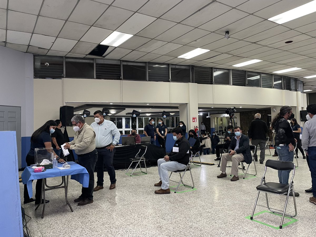 gt_cig's tweet photo. #CIGINFORMA En estos momentos se inició la votación para la aprobación del Timbre Electrónico de Ingeniería. https://t.co/8WQL6VxQsm