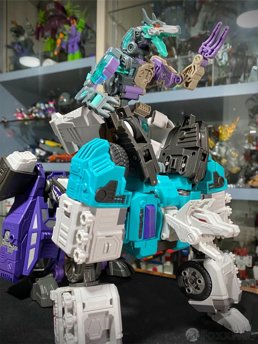 foxracingfive's tweet photo. Wolfpack @52Toys @52TOYSJP @s250_MKII #52toys #beastbox #desktoys #ビーストボックス #firmhand #wolf #werewolf #transformers #sixshot https://t.co/m4Aw7IX6OD