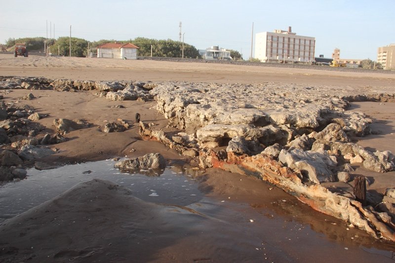 Claromecó: Piedras en la desembocadura del arroyo lu24.com.ar/claromeco-pied…