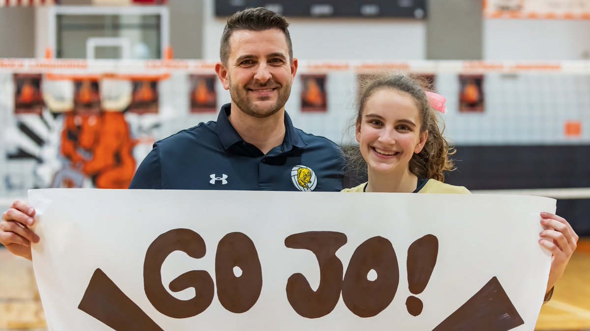 Great atmosphere tonight as we all watched <a href="/ahsvolleyball/">AHS Volleyball</a>  Jo Moffitt break the schools season assist record. <a href="/CBrakebill/">Clint Brakebill</a> <a href="/LarissaLiska/">Larissa Liska</a> <a href="/DavidJEzell/">DJ Ezell</a> <a href="/PressPassSports/">Press Pass Sports</a> <a href="/lancelahnert/">Lance Lahnert</a>