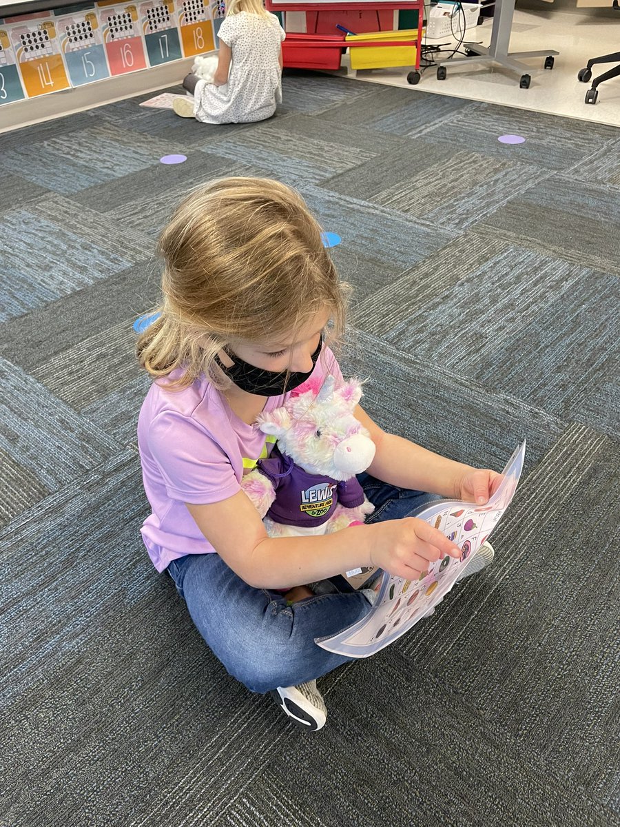 Today’s lesson had students being the teacher. I loved giving them an opportunity to teach all they learned to their stuffies. They have owned their skills through practice, playing, acting and listening. There’s no place like H♥️lmes! #springlake #iteachk #lucyphonics #holmes