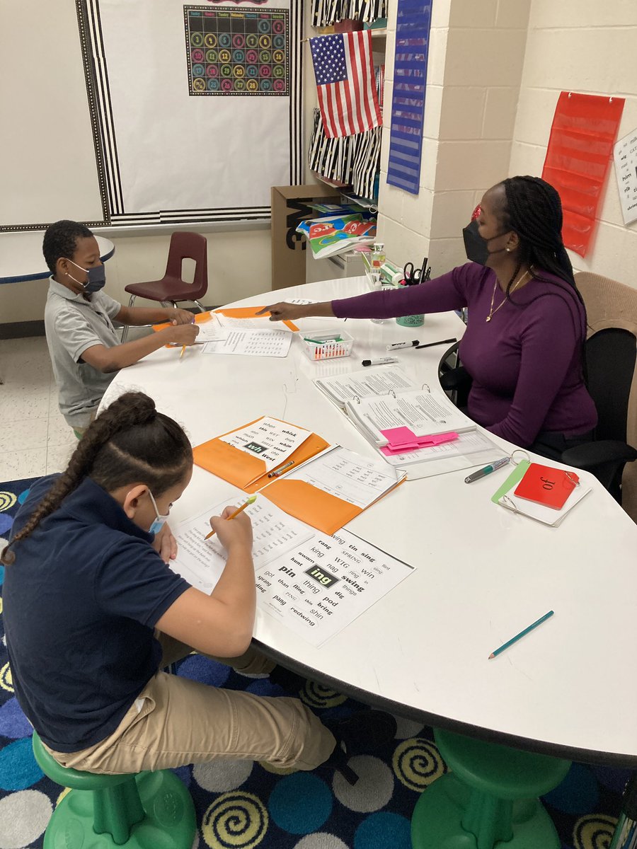 sandhartford's tweet photo. Teaching &amp; Learning during Week 9! #highexpectations #services #SPIRE #resource #mathandreading #laserfocus #DMEwork #letswork #ourstaffispresent @DeniceG84 https://t.co/dzlnPvglwn
