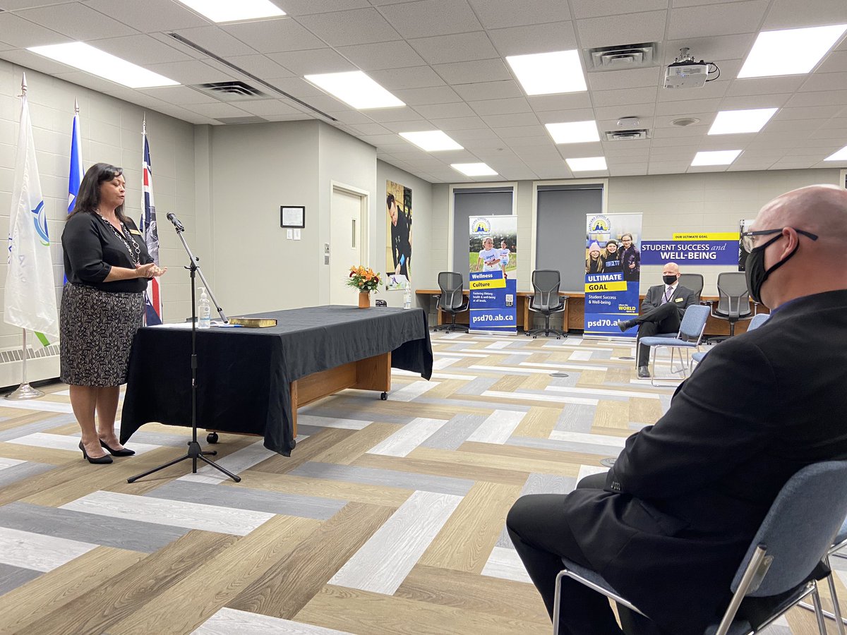 It’s official…we have new (and some returning) elected officials that will form the Parkland School Division #psd70 Board of Trustees for the next four years. Congrats to all!