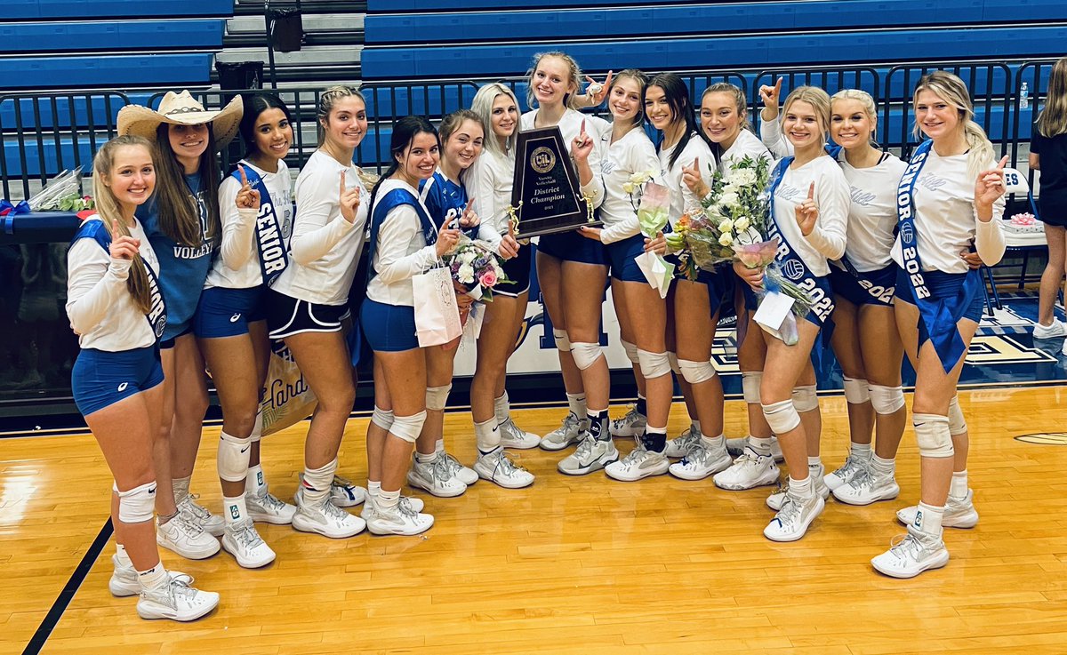 Ladies and Gentlemen… ✨May I present to you your 2021 21-5A Undefeated District Champions! ✨ Shout out to the Freshmen and JV who are both also Undefeated District Champions! 🌟 37-3 overall and 12-0 in district! POST SEASON HERE WE COME! 🙌#Ohana🌺 #WingsUp🤙 #EFH🦅