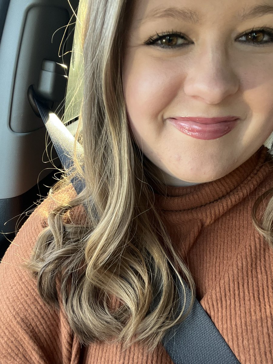 Shelboaileen97's tweet photo. Dressed up 3 times in the same weekend?? Had to document it! https://t.co/ATYKmefbwf