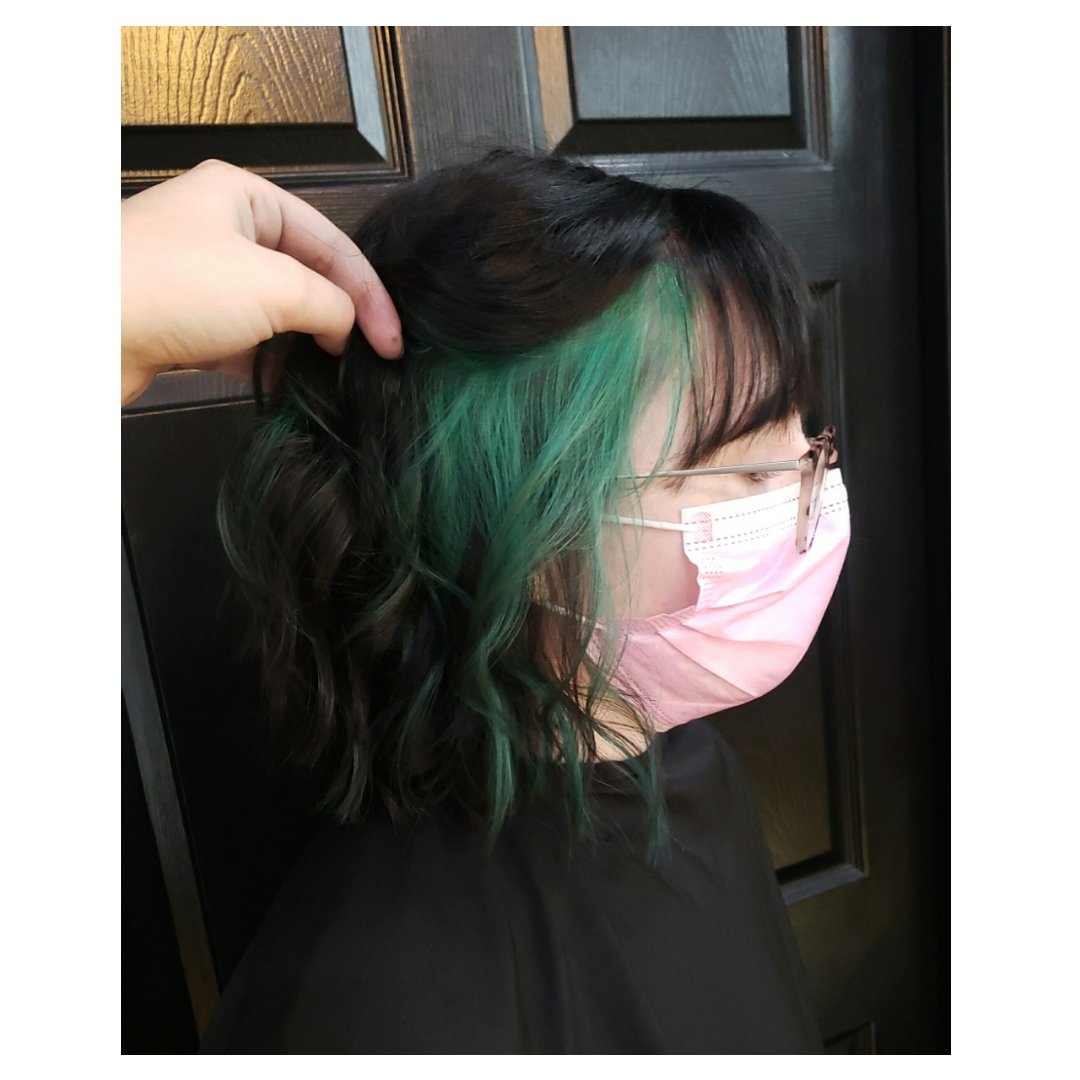 marfabarfa2's tweet photo. Hey guysss I hardly ever post on Twitter but it would mean a lot if you came and got your hair done by me! 🥺❤ Located in downtown Davenport! I promise I'm pretty good! 😜 https://t.co/FwPcC7bXHP