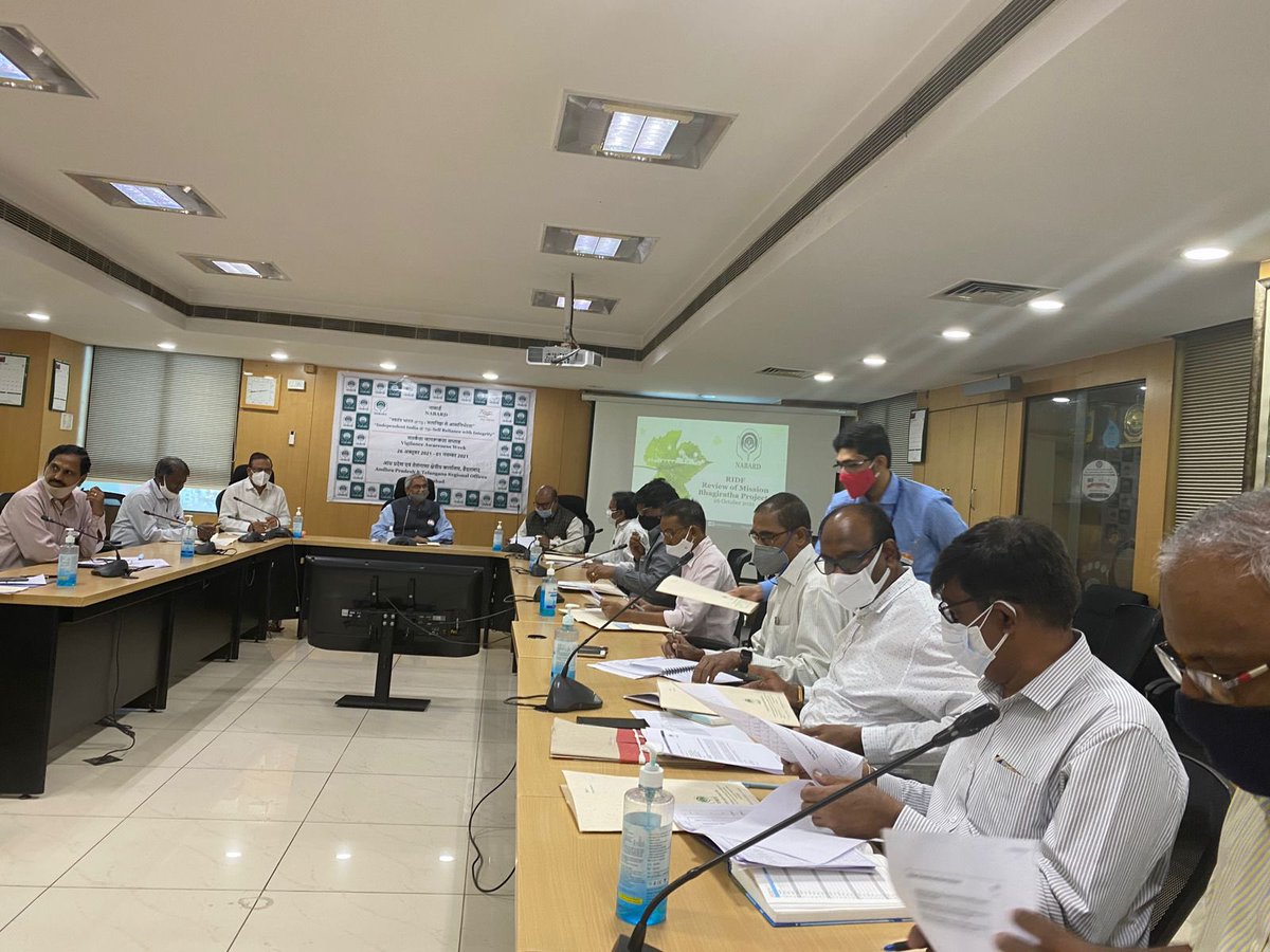 mb_telangana's tweet photo. Our #missionbhagiratha Engineer-in-Chief Sri G.Krupakar Reddy sir attended the NABARD review meeting chaired by NABARD CGM Sri Y.K.Rao garu. CEs Sri A.Vijay Prakash sir Sri G.ChennaReddy sir and concerned SEs attended the meeting. @SmitaSabharwal @DayakarRao2019 https://t.co/MMs0OhpOmq