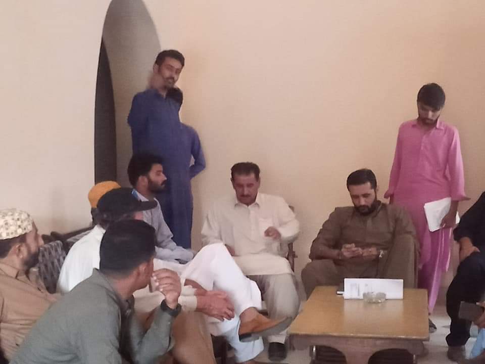 qaisar_panhwar1's tweet photo. #PPP Young Leader prince Beloved @SHalepota Held a meeting at Halepota House Matli of Social media activist.
#TeamDadaHalepto #PS70 #Matli https://t.co/fiF033EAyV
