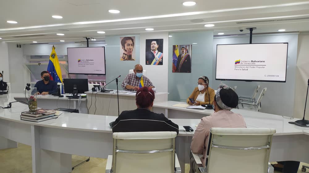 WuikelmanAngelP's tweet photo. Asistimos a reunión del Órgano Superior de Parto Humanizado y Lactancia Materna, liderizado por el Ministro @AlvaradoC_Salud 

#FlexibilizaciónConsciente https://t.co/PQqsSi8HOT