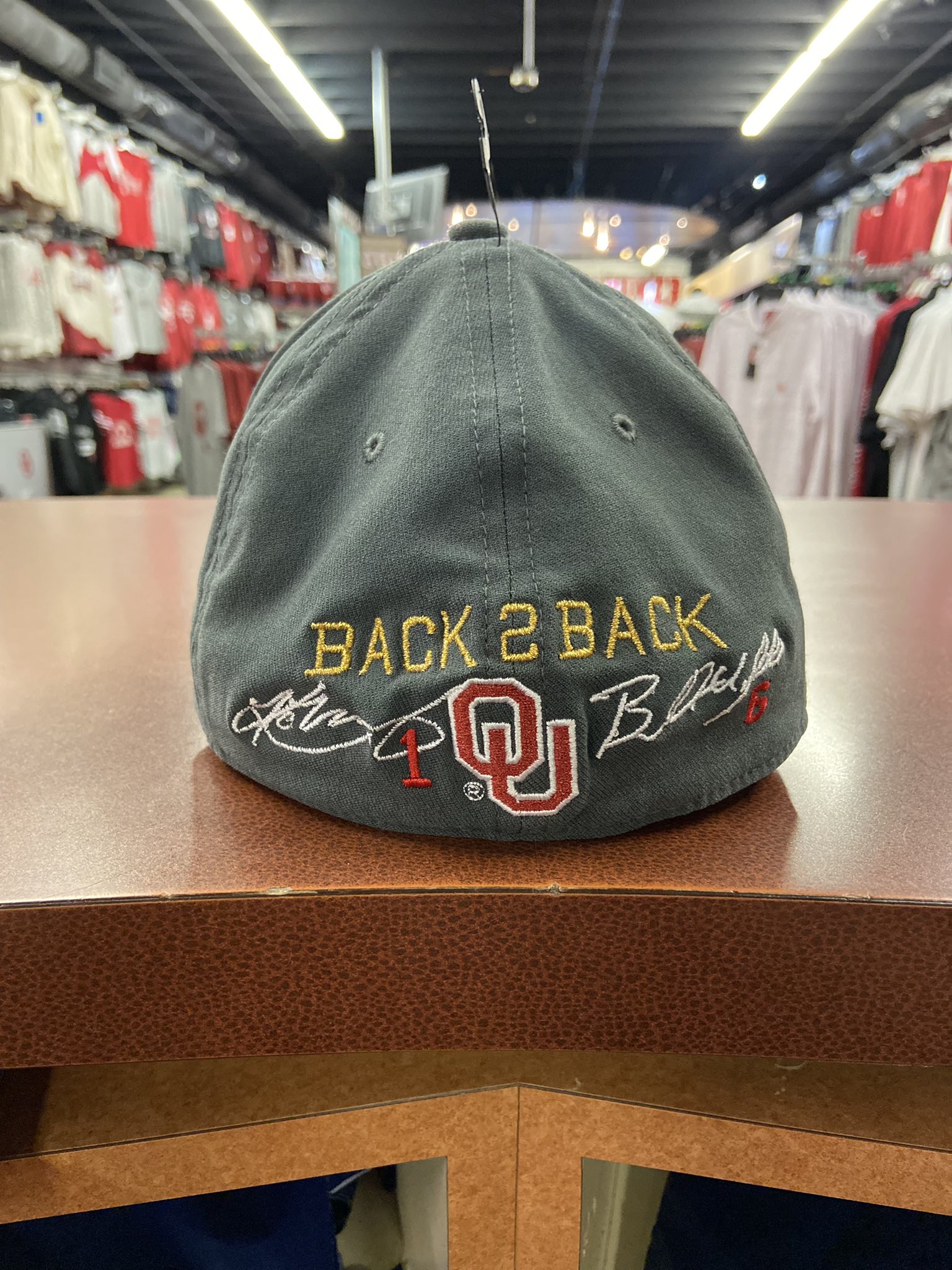 Oklahoma Locker Room by LIDS (OULids) / Twitter