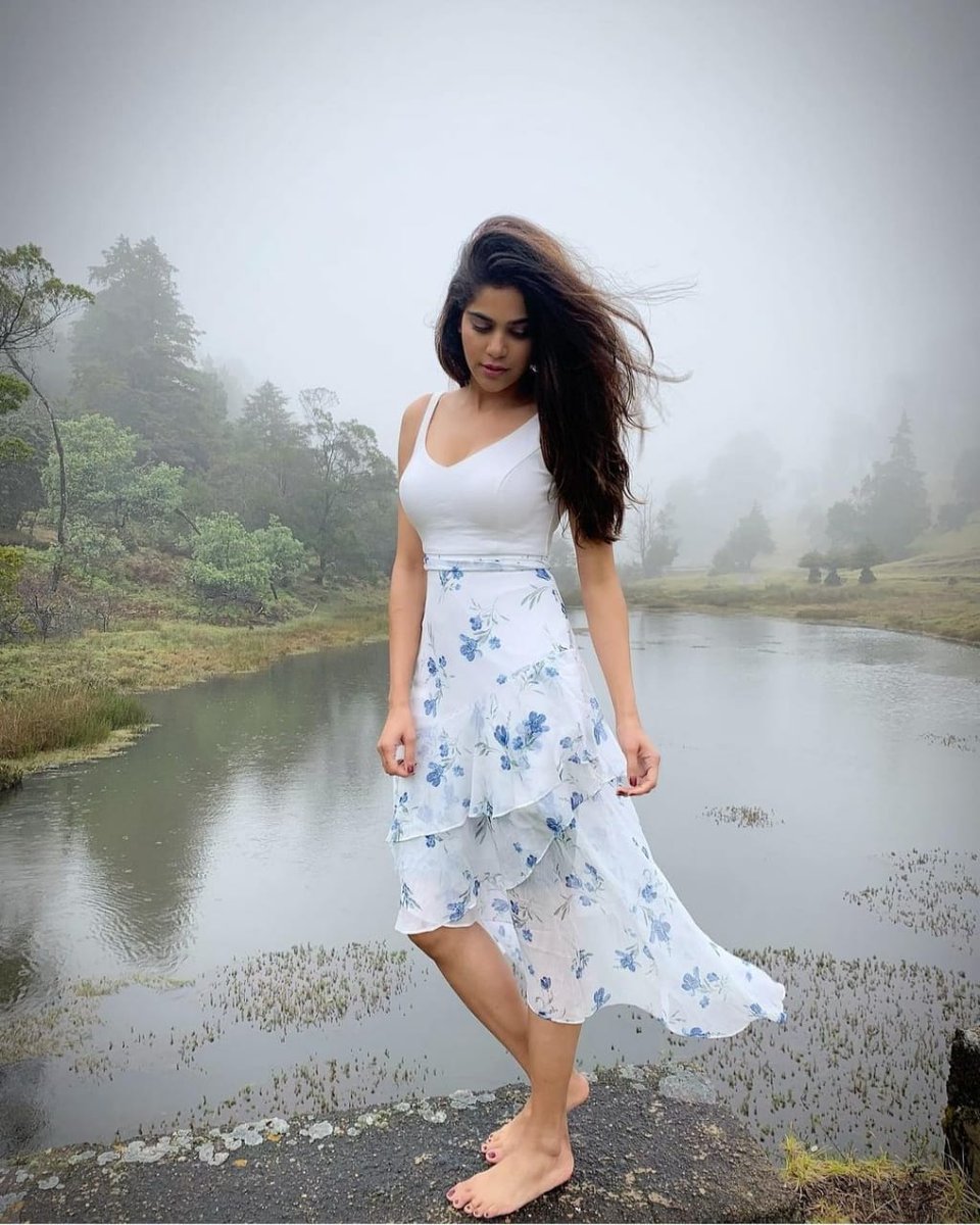 9XJhakaas's tweet photo. II Jhakaas Beauty II
❤️ Aaditi Pohankar ❤️ https://t.co/fCkcHsdkRx
