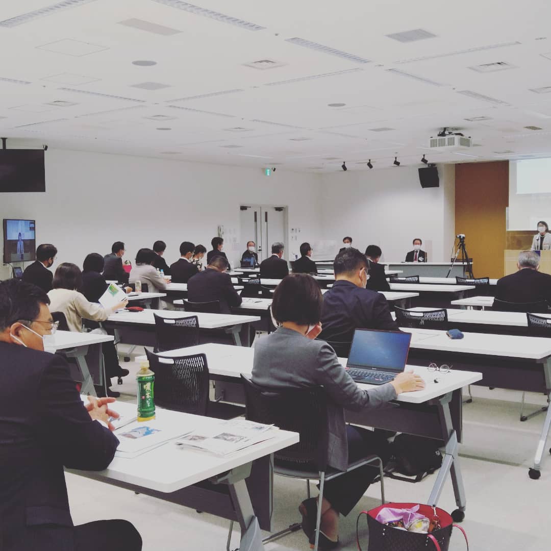 _nisseikyo's tweet photo. 第26回清渓セミナーが始まりました✨日青協事務局も配信や会場管理に携わっています。貴重なお話を聞ける機会ですので、勉強させていただきます💪
#出会い #であい #に #満ちた #青年団 #議員 #清渓 #セミナー #勉強 https://t.co/YMl12nhFsJ