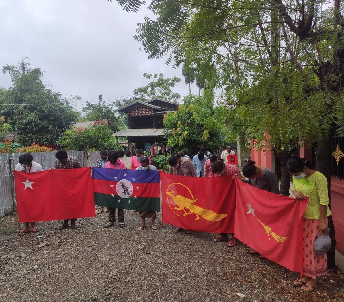 Khithitofficial's tweet photo. အကြမ်းဖက် စစ်အာဏာရှင် ဖြုတ်ချရေး ကလေးမြို့တွင် ချီတက်ဆန္ဒပြ
ရန်ကုန်၊ အောက်တိုဘာ ၂၇
အကြမ်းဖက် စစ်အာဏာရှင် အမြစ်ပြတ် ဖြုတ်ချရေး စစ်ကိုင်းတိုင်း၊ ကလေးမြို့ရှိ တော်လှန်ကျောင်းသားပြည်သူများသည် အောက်တိုဘာလ  ၂၇ ရက် နံနက်တွင်၂၆၂ ရက်မြောက် သပိတ်စစ်ကြောင်းဖြင့် ကြွေးကြော်ချီတက်ဆန္ဒပြကြသည်။ https://t.co/hkgC5jmc8E