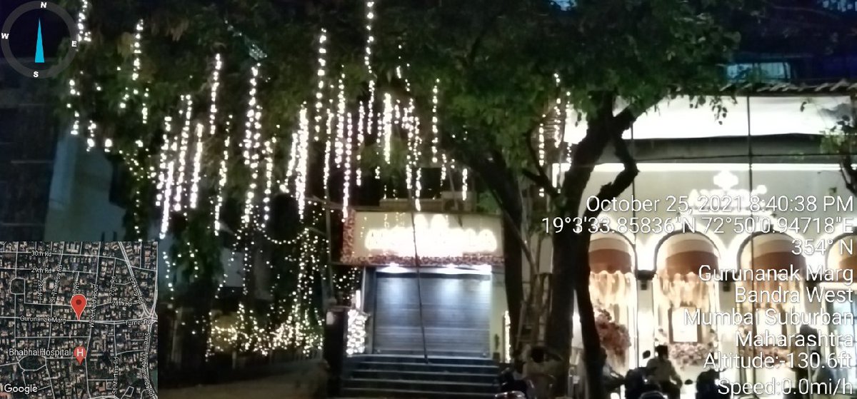 BHAGWANKAMBLE20's tweet photo. वांद्रे एच/प विभाग अंतर्गत येत असलेल्या टर्नर रोड वांद्रे पश्चिम ह्या ठिकाणी झाडांवर दिवे लावण्यात आले आहेत तरी माझी मनपा आयुक्त श्री @IqbalSinghChah2 @mybmc यांना विनंती आहे की एच/प च्या उद्यान विभाग व दुय्यम अभि (विद्युत ) श्री.म्हात्रे यांना आदेश देऊन ह्या वर कायदेशीर https://t.co/PikjrNwBUz