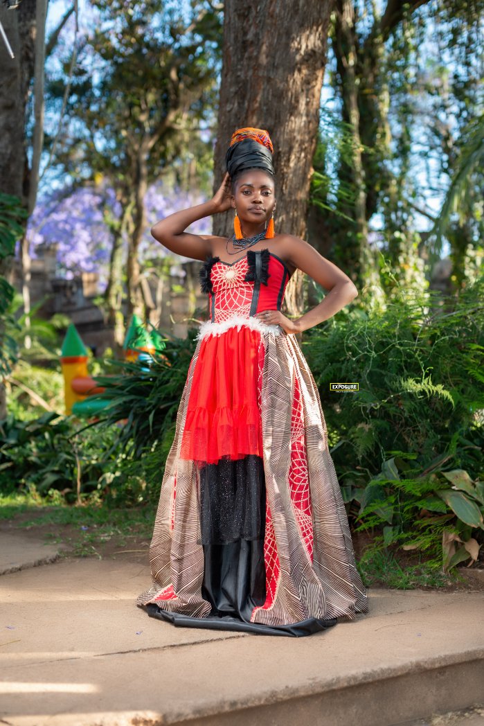 houseofmutu's tweet photo. tibaKalanga collection by hombyo

#mutuFashionStories
#thestylethatmatters
@hombyo.zw
@umceco.tv 
@nkosinkomo
@TGSCCC
@EXPOSURE Photography 
@QueenTibakalanga
@Charlotte 
#theVernon
#umcecocowayawaya https://t.co/lzfT0DLfpf