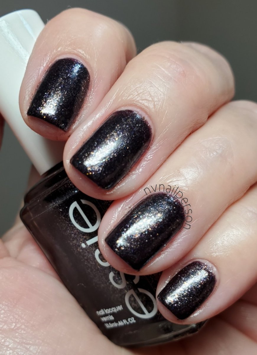 nvnailperson's tweet photo. #notd #nailpolish #nvnailperson #Essie #PaybacksAWitch #Halloween2020 #EssieLove @essie https://t.co/0mmd8hC2rU