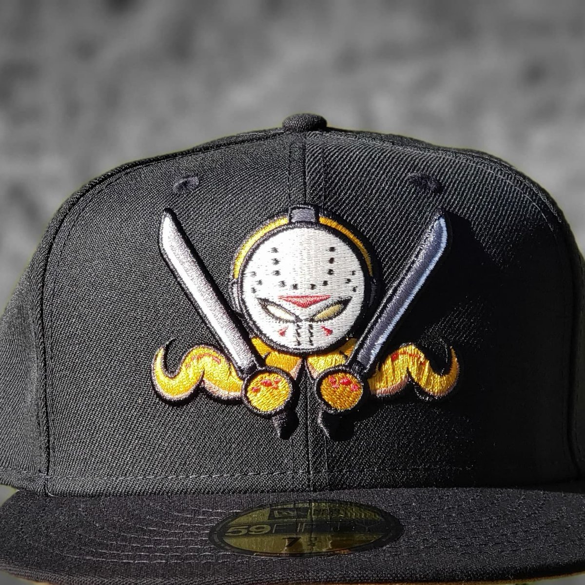 Dank1TheVandal's tweet photo. Tis the season for the ghost, goblins, and ghouls or some scary ass bats and Octos. Hopefully we'll get more dope customs designed by @dionicbrand soon. Wishing you all the best. 🍻 Cheers to bigger & better!!!
#anti_sidepatch_gang #dank1thevandal #DIONICBRAND #NOSIDEPATCHGANG® https://t.co/3twbx7YZok