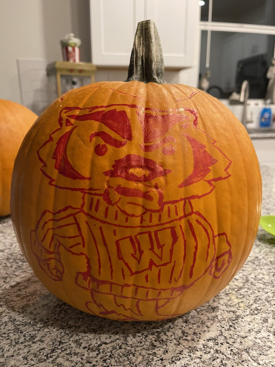 thefaithoasis's tweet photo. 2 hours later, #pumpkin carving complete! #Wisconsinbadger #badger https://t.co/0x8NmqvjCy