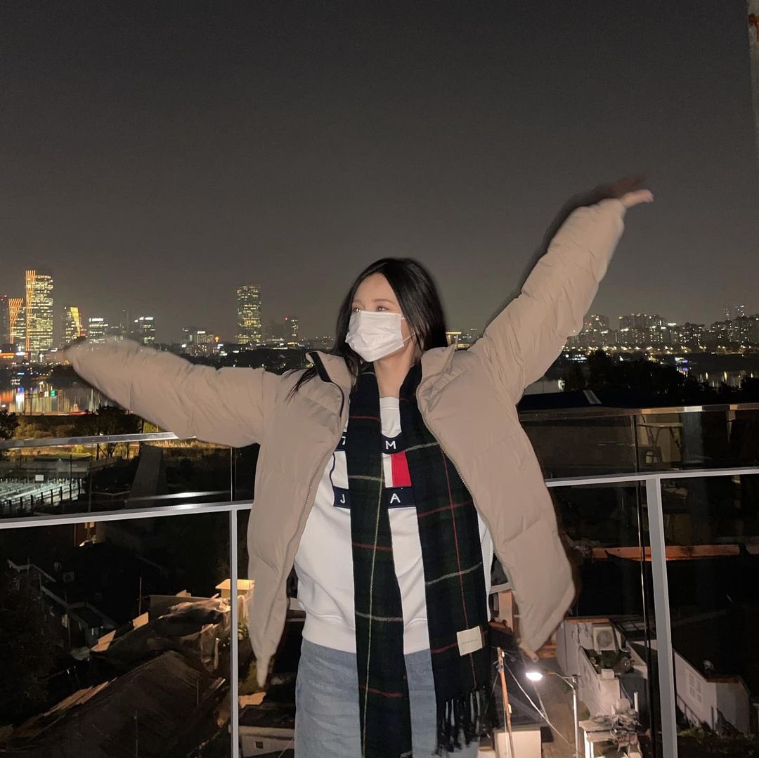 LANA_updates1's tweet photo. 10.27.21 • Instagram • (23.11_)

( last day I was healthy 🤒)

#HICC  
#拉娜 #лана
#LANA #라나 
#LUMINOUS 
@Hicc_LANA https://t.co/JW7fACBg5z