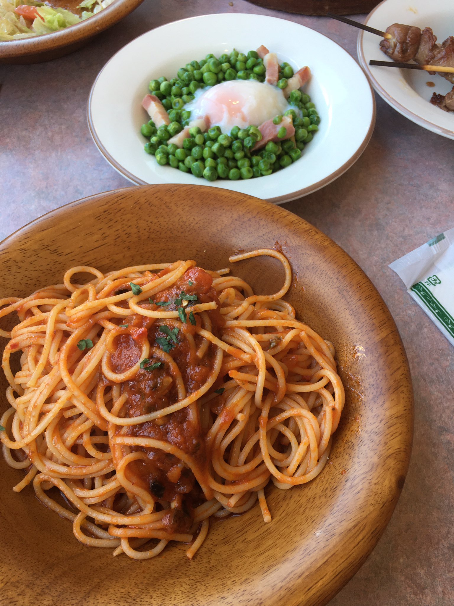 ケンジ Twitter पर 深センから一時帰国 木皿に変わってた サイゼリヤ アラビアータ 青豆の温サラダ ランチ T Co Niyq6h3rry Twitter
