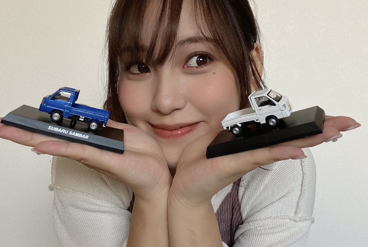 mikan419's tweet photo. 私の愛車であったサンバーのミニカーが登場だよ👀💙

10月26日(火)発売開始✨
#SUBARU SAMBAR TRUCK🚛
MINI CAR &amp; BOOK No.8発売‼️

ホワイトはファミリーマートの一部店舗(地区により発売日が異なります)、ブルーは京商オンラインサイト限定販売です

https://t.co/5Q7TVloY0q

#京商ミニカー #KYOSHO https://t.co/OjNqYH5lHy