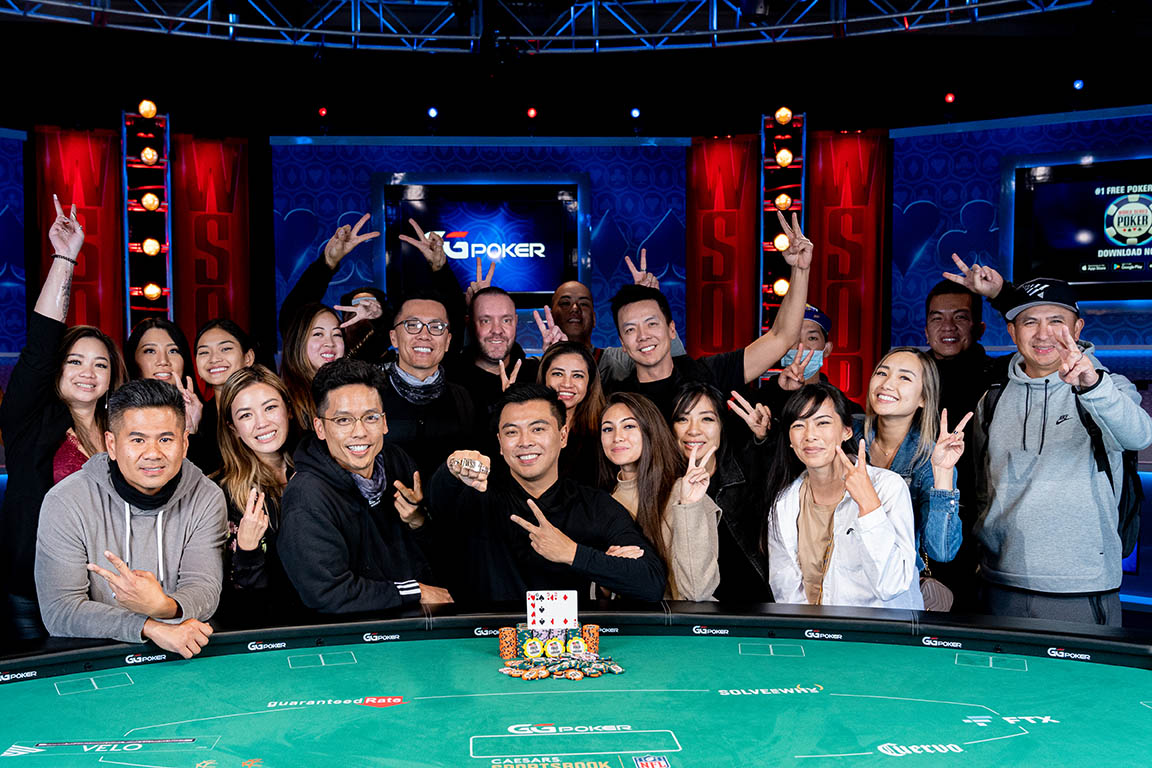 WSOP's tweet image. Tommy Le grabs his second gold bracelet after taking down the $10,000 Pot-Limit Omaha Championship.
📸: @timeweavers 
wsop.com/tournaments/up…