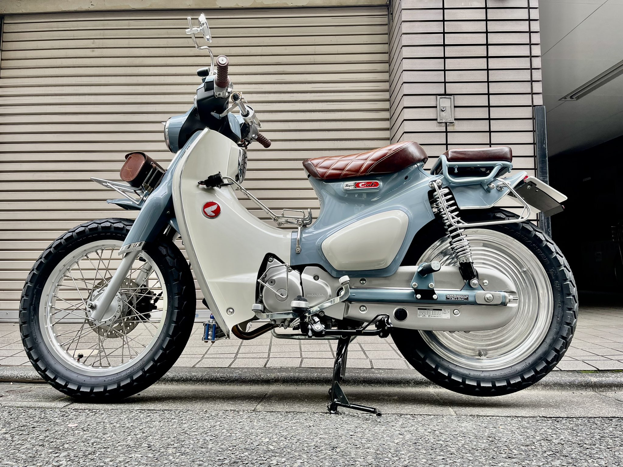 Toshi C125スーパーカブ Bsa Sr500 太タイヤからtt100gpに変更 太足はやってみたかったので満足 昔から愛用してる安心と信頼のtt デザインもカッコよくて好き C125 ダンロップ Tt100gp スーパーカブ T Co 0sbvfjkagz Twitter Toshi C125スーパーカブ Bsa Sr500 太タイヤからtt100gpに変更 太足はやってみたかったので満足 昔から愛用してる安心と信頼のtt デザインもカッコよくて好き C125 ダンロップ Tt100gp スーパーカブ T Co 0sbvfjkagz Twitter